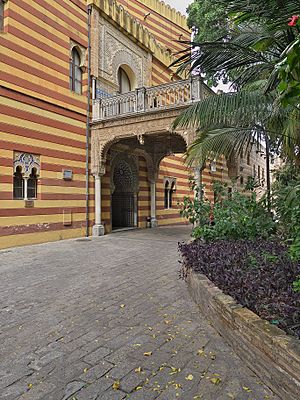 Archivo:Portada del Palacio de Orleans y Borbón, Sanlúcar de Barrameda