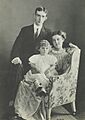 Prins Wilhelm och prinsessan Maria med prins Lennart, foto Hofatelier Jaeger 1911