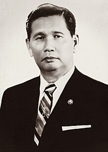 Sarit Thanarat portrait.jpg