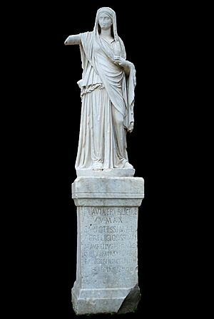 Archivo:Sculpture in the Atrium of the Vestals - Rome