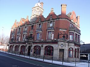 Archivo:The Bartons Arms, High Street, Newtown (Aston), Birmingham