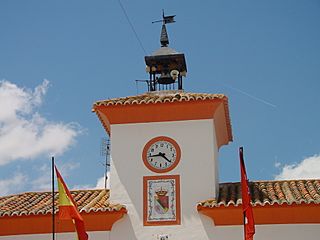 Torre del ayuntamiento en Villamanrique de Tajo.jpg