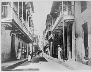 Archivo:Typical street scene, Panama (City) LCCN2002697826
