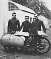 Von links Duilio Agostini, Ken Kavanagh, Bill Lomas, alles Werkfahrer von Moto Guzzi, ca 1954