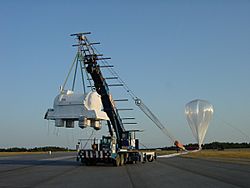 Archivo:Wallops Balloon With BESS Payload DSC00088