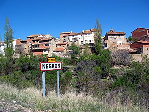 Archivo:1-Negrón-caserío (2005)-1