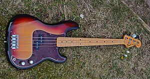 Archivo:1973 Fender Precision Bass (by Don Wright)