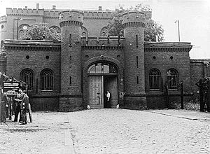 Archivo:6th Inf Regt Spandau Prison 1951