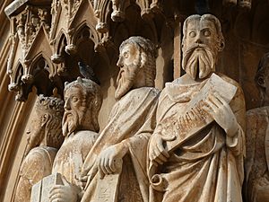 Archivo:Algunas esculturas góticas de la puerta principal de la catedral de Tarragona, España, Spain