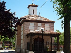 Archivo:Azuqueca-Ermita de la Virgen de la Soledad 02