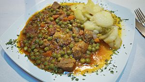 Archivo:Carcamusas，Toledo傳統菜，辣醬燉牛肉 (10077288014)