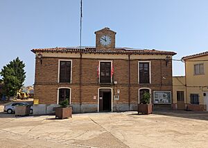 Archivo:Casa consistorial de Melgar de Arriba