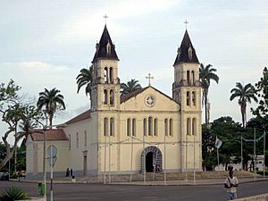 Archivo:Catedral de Nossa Senhora da Graça São Tomé (20234213142)