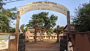 Archivo:Centre Pastoral Mgr. Pierre Barthélémy Hanrion 3