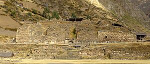 Archivo:Chavín de Huantar Août 2007 - El Castillo