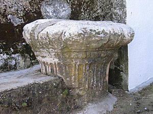 Archivo:Ermita Virgen del Ara - capitel