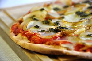Archivo:Flickr - cyclonebill - Kartoffelpizza med rosmarinpesto