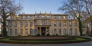 Archivo:Haus der Wannsee-Konferenz 02-2014