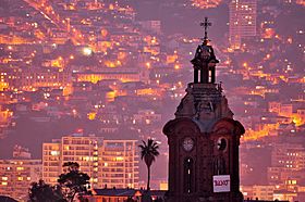 Iglesia - Convento San Francisco, Valparaiso.jpg