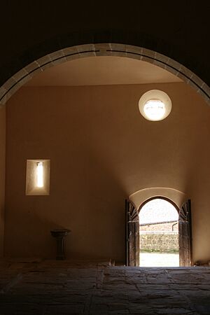 Archivo:Iglesia de San Bartolomé (interior) - Bustillo de Santullán