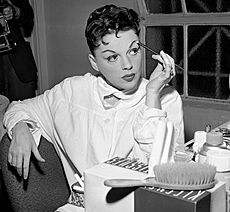 Archivo:Judy Garland at Greek Theater