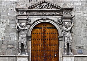 Archivo:La Audiencia o Palacio de los Condes de Luna