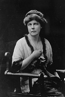 Lucy Burns 1913 (cropped).jpg