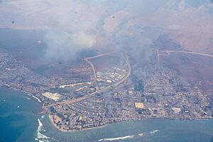 Archivo:Maui-fire-1