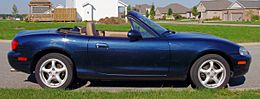 Archivo:Mazda-miata-1999-blue-side