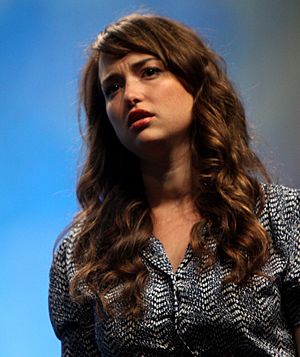 Archivo:Milana Vayntrub 2012