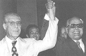 Archivo:Nouira bourguiba 1974