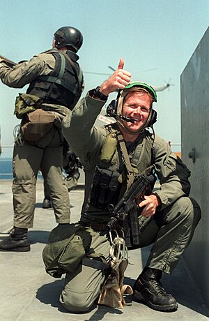 Archivo:SEAL MP5N