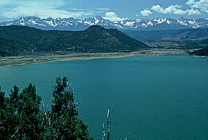 Archivo:Sneffels Range and Ridgway Reservoir