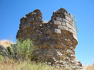 Archivo:Torre del castillo de Cerralbo