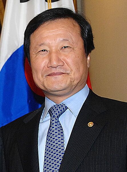 Yoon Jeung-Hyun (cropped)