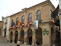 Archivo:Alcaraz. Ayuntamiento.