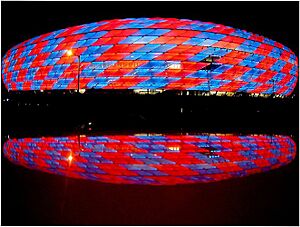 Archivo:Allianz-Arena.blue.red