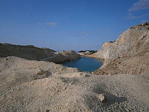 Archivo:Antiga mina no Monte Neme