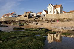 Audresselles seafront seen from the beach.JPG