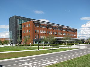 Archivo:CMU Education Building