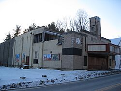 Center Theatre Woodbourne NY Dec 09.jpg