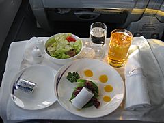 Archivo:China Airlines Dynasty Class food