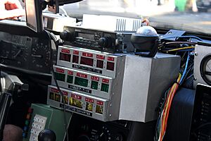 Archivo:DeLorean DMC-12 Time Machine's time circuits