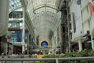 Archivo:Eatoncentrertorontohall