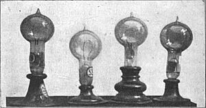 Archivo:Edison incandescent lights