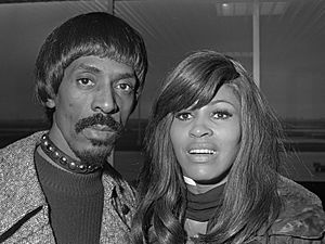 Archivo:Ike & Tina Turner (1971)