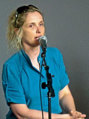 Julie Delpy at SF Apple Store II, in 2011.jpg
