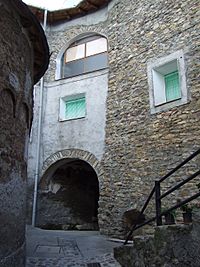 Archivo:La Torre de Cabdella. Oveix 5