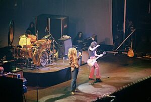 Archivo:LedZeppelinChicago75