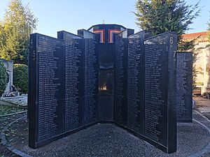 Archivo:Memorial a las víctimas del franquismo en el Cementerio de Ceares, Gijón